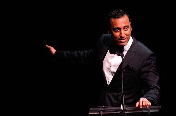 3. Aasif Mandvi, komedyen ve muhabir