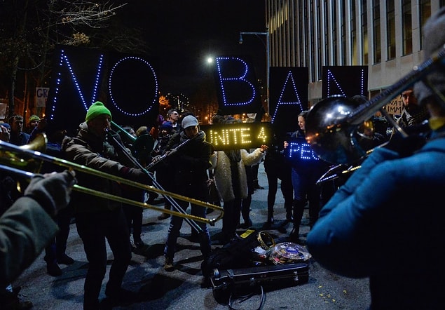 13. Musicians joined the protests.