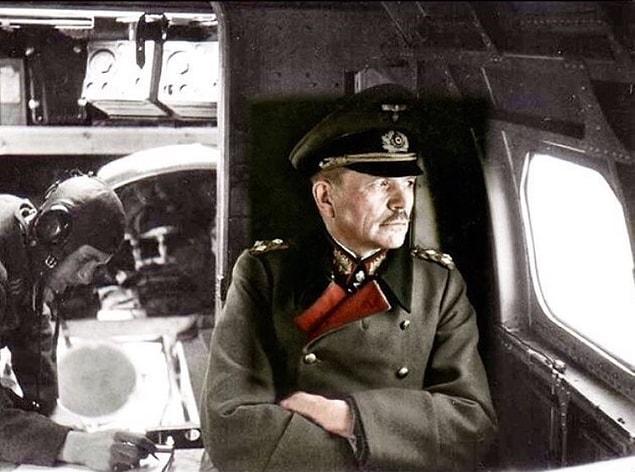 14. General Heinz Guderian heading to the Eastern Front. - 1943.