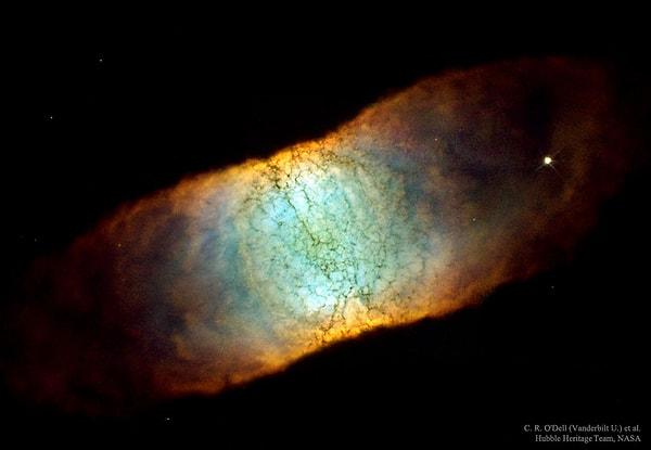 11. IC 4406 : Dört Köşeli Görünüme Sahip Bir Bulutsu