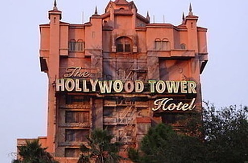 Eski bir çalışanın hayaleti hala 'Tower of Terror'de dolaşıyor.