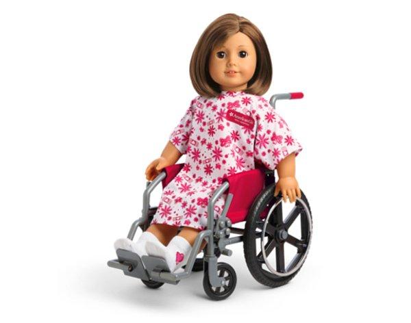 12. Engelli oyuncak bebekler için hazırlanan bu tekerlekli sandalyeler çocuklara farklı bir deneyim sunuyor.