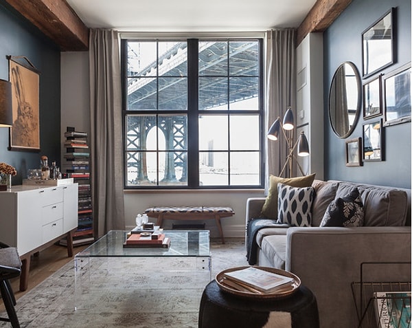 14. Придайте простор вашей комнате, приобретя мебель из стекла, пластика или акрила.