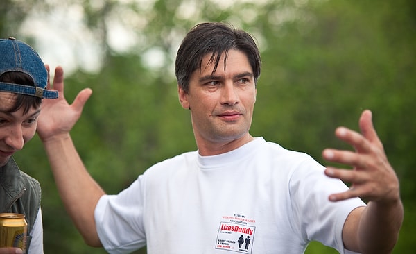 10. "Он огромный"