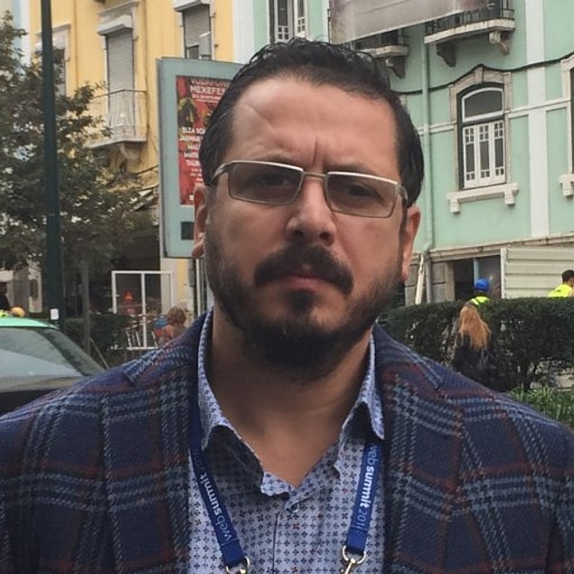 "Pilot bir arkadaşımın gönderdiği fotoğraf..." açıklamasıyla Ahmet Yasar tarafından Twitter üzerinden paylaşılan fotoğraf Araplar için pek sıradışı değil aslında.