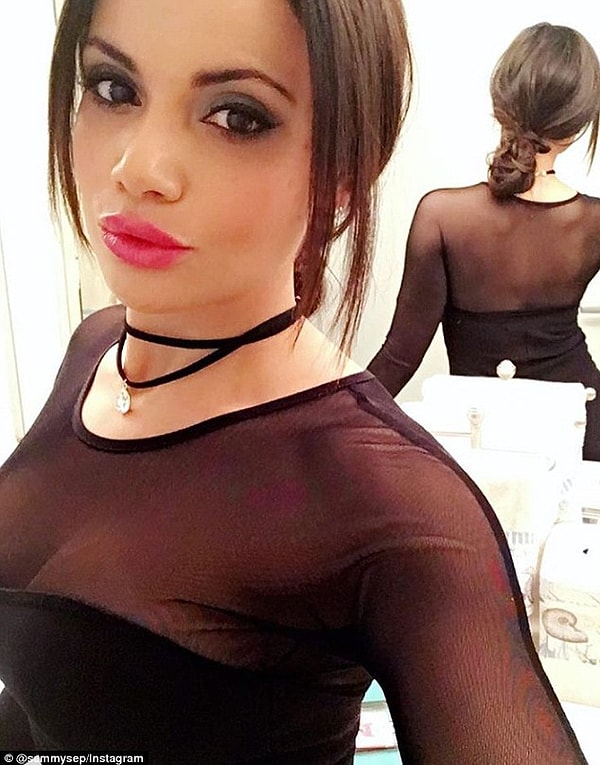 А вот, как эту ситуацию видит сама Саманта: