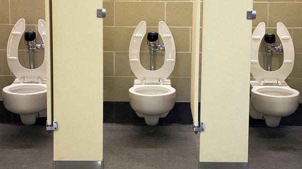 4. Birçok Batı ülkesinde olduğu gibi taharet musluğu olmayan tuvaletler