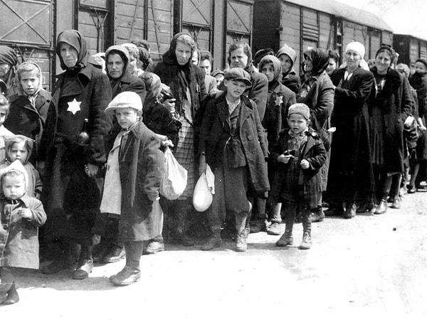 2. Polonya'da bulunan bu toplama kampına, tüm Avrupa'dan 1.3 milyon insan yerleştirilmiştir.