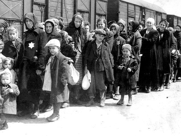 2. Polonya'da bulunan bu toplama kampına, tüm Avrupa'dan 1.3 milyon insan yerleştirilmiştir.