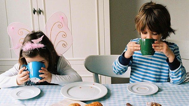Bu, aile üyelerinin birlikte yemek yemesi, birbirleriyle konuşması, vakit geçirmesi anlamına geliyor. Çocukların okula gitmeden önce aileleriyle birlikte kahvaltı etme oranının en yüksek olduğu ülke Hollanda.