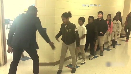 Невероятный учитель: Вот, что такое индивидуальный подход к ученикам!