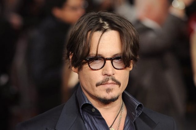 1. Konuyu en baştan alırsak; The Management Group isimli firmanın Johnny Depp'e açtığı son davadan önce, ünlü aktör firmaya 25 milyon dolarlık bir dava açmış.