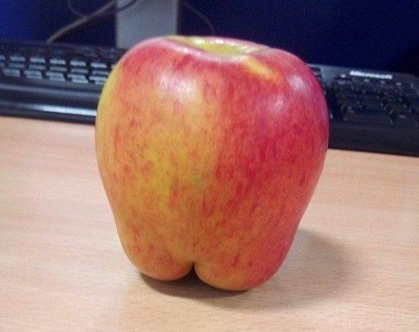 11. Minik bir popoyu andıran elma.