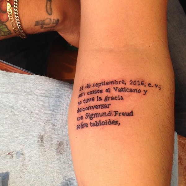 Идея "набить" свою книгу возникла у него после того, как он понял, что бумажную версию его книги прочтут всего несколько человек.