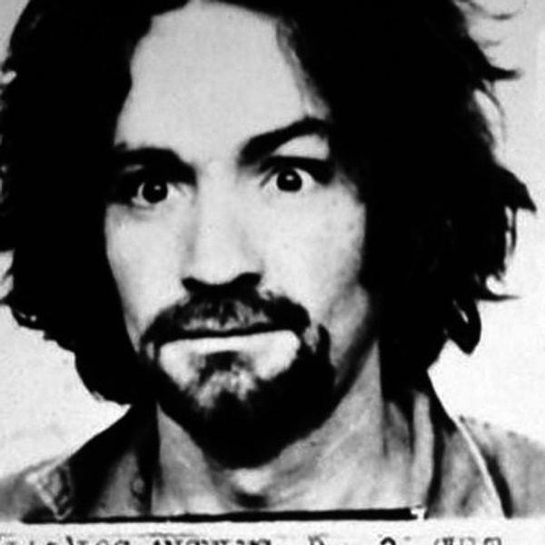 18. Charles Manson’ın cinayetleri CIA tarafından düzenlenen sosyal bir deneydi.