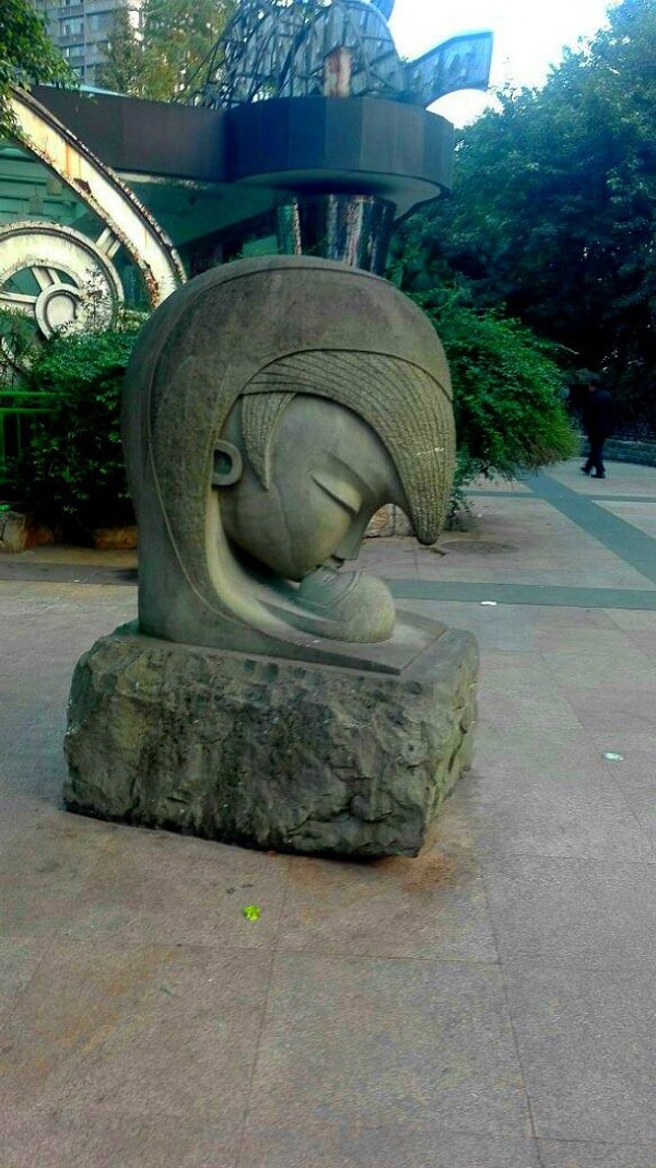 9. Ну, а больше всего понравилось Сергею Павловичу в Китае. Говорит, гостеприимная страна