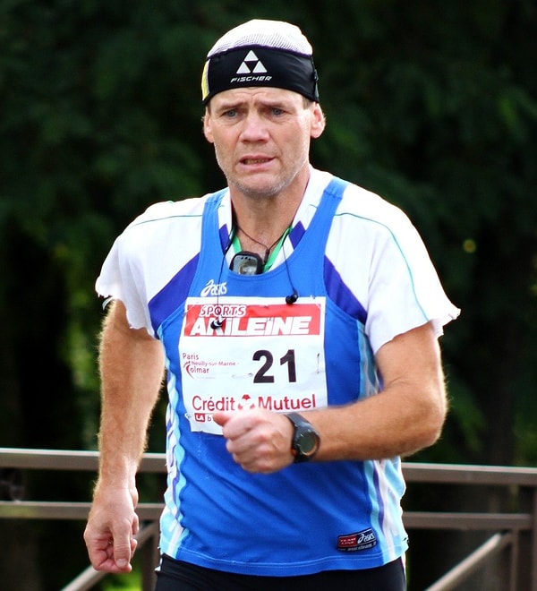 1. Знакомьтесь, это Сергей Лукьянов — спортсмен-экстремал, энтузиаст и популяризатор ходьбы на сверхдлинные дистанции