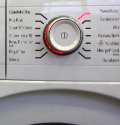 Kıyafetlerinizin uzun ömürlü olması hem içeriğine hem de sizin onları doğru şekilde yıkamanıza ya da temizlemenize bağlı.