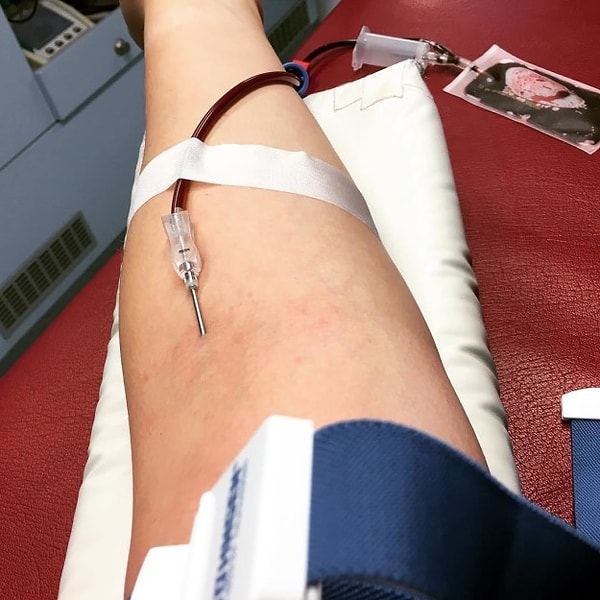 24. ... так, чтобы зажурчала тёмно-красная кровь.