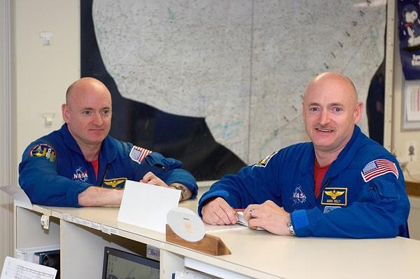 Mark Kelly ve Scott Kelly adındaki astronot ikiz kardeşler, İkizler Çalışması için gönüllü olmuşlar ve insanlığın uzaydaki yaşamı için eşsiz bilgilerin toplanması yönündeki ilk adımı atmışlardı.