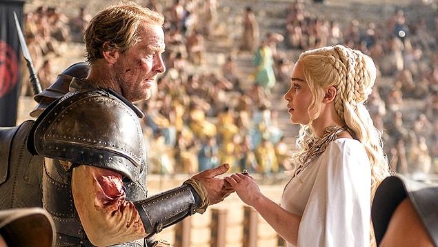 9. When Dany wore white in the Great Pit of Daznak, it was to signify her “mental removal” from the situation.