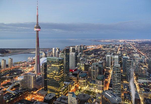 9. Kanada'nın en büyük şehri ve ticaret merkezi, Toronto.