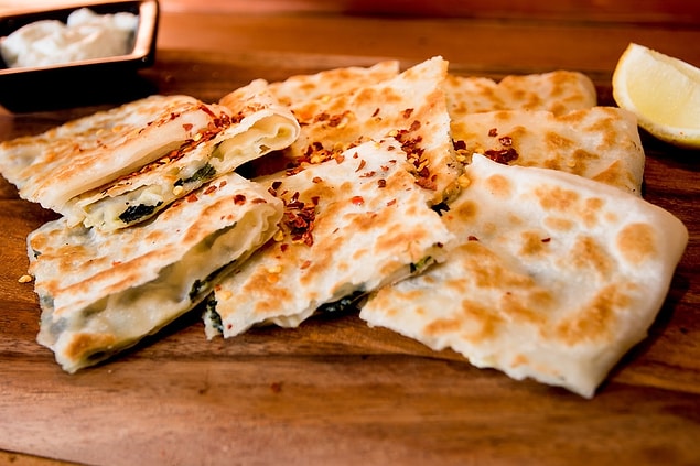 4. Vejeteryanlar için harika bir alternatif; mantarlı kaşarlı gözleme!