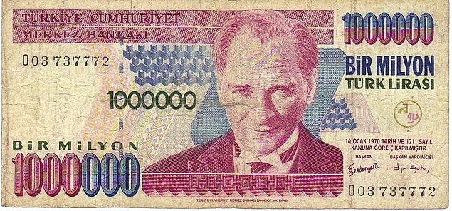 12. Geldik son soruya! 1 milyon liranın arkadasında hangisinin fotoğrafı olduğunu hatırlıyor musun?