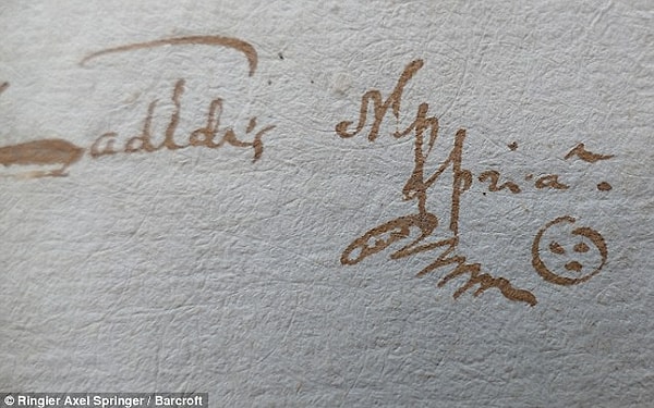 1. По всей видимости, предполагается, что создателем культового смайлика является юрист по имени Ян Ладисладес.