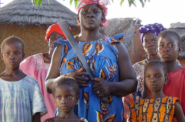 2. Хотя в самом Коране нет ни слова об этой варварской традиции — ритуал женского обрезания уходит корнями ещё в доисламское прошлое