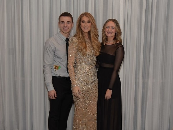 3. Судя по всему, Джаневски был личным тренером менеджера Дион, так ему и удалось договориться о встрече. Макмиллан говорит, что не на шутку запаниковала, так как не знала, о чем вообще говорить с суперзвездой. Однако встреча с Селин Дион оказалась не единственным сюрпризом для девушки в этот день.