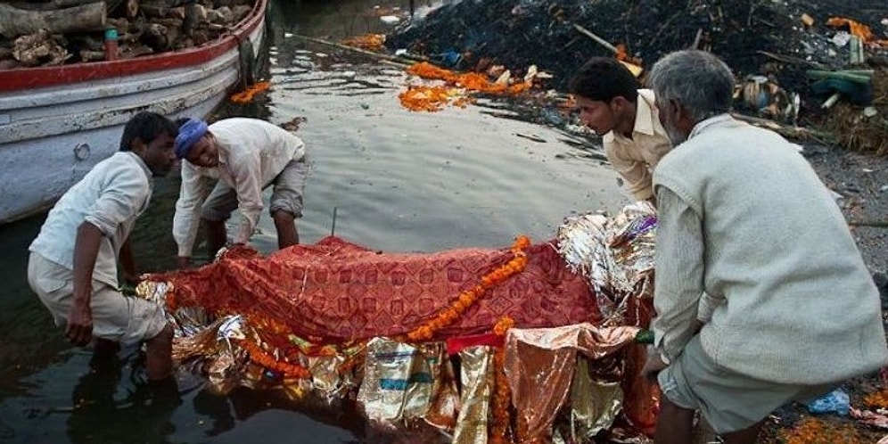 Варанаси - город мертвых: шокирующие фото не для слабонервных