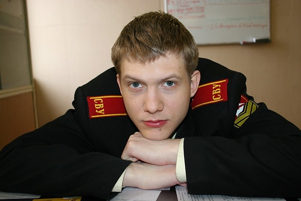 1. Борис Корчевников, полюбившийся телезрителям еще со времен сериала «Кадетство», вел ток-шоу «Прямой эфир» с 2013 года.