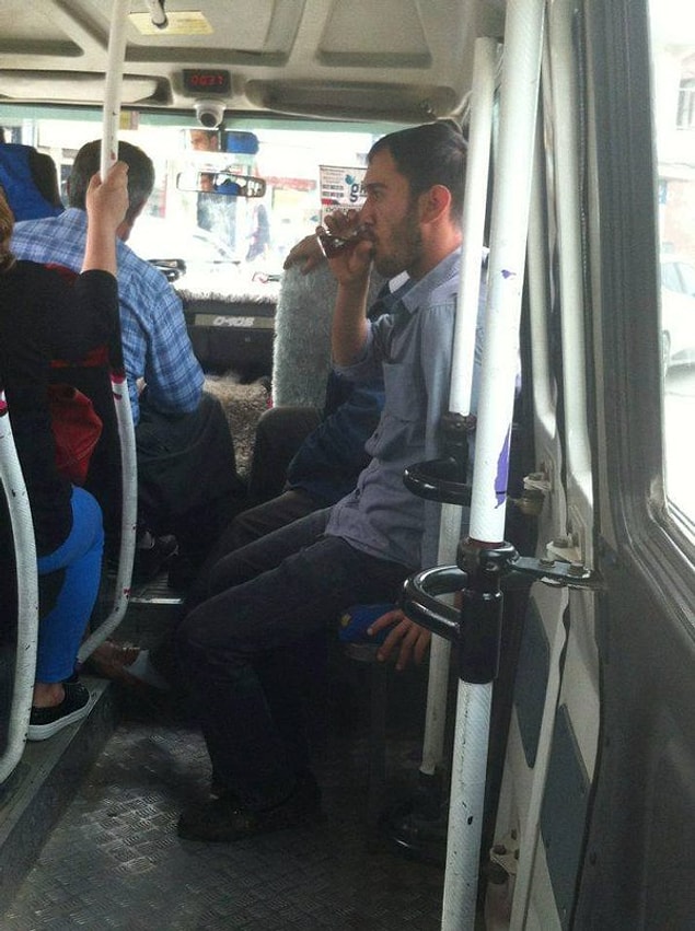 4. Minibüs geldi diye çayı bırakmak olmaz