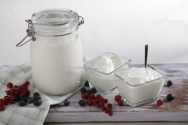 3. Ev yoğurdu hazır yoğurda oranla daha çok probiyotik içerir.