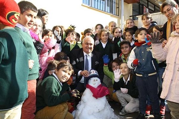 1. Çocuklar gülsün diye: Mersin'e kar getiren belediye başkanı