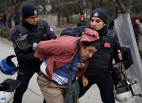 Reuters, polis kaynaklarına dayandırdığı haberinde, 12 kişinin gözaltına alındığını duyurdu.