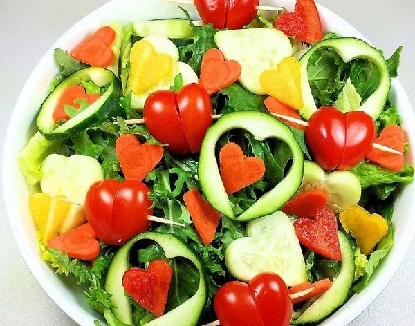 7. Salata seven sevgiliye özel!