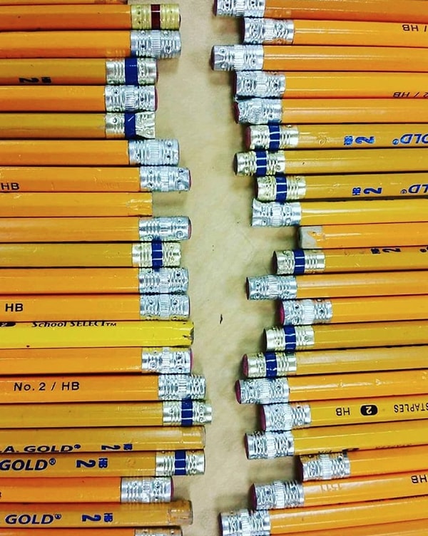 5. Терпеть то, что ни на одном карандаше в классе не осталось ластика: