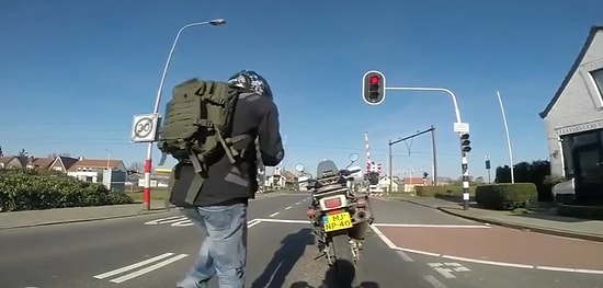 İzlemesi Aşırı Keyifli Şeylerde Bugün: Dans Konusundaki Hünerlerini Gösteren Motosikletliler