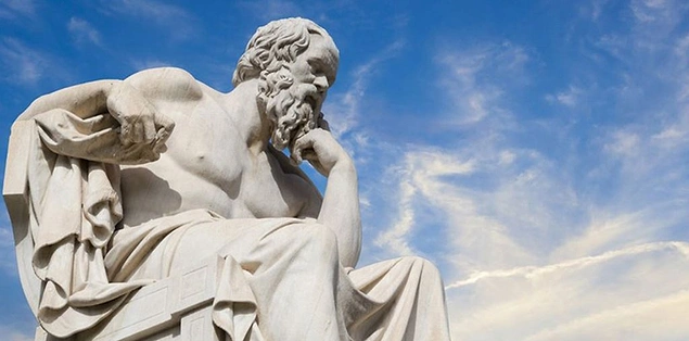 Yeni felsefe dersi müfredat taslağında Pisagor, Foucault,  Marx, Adorno gibi filozoflara yer verilmemesi eleştirilmişti.