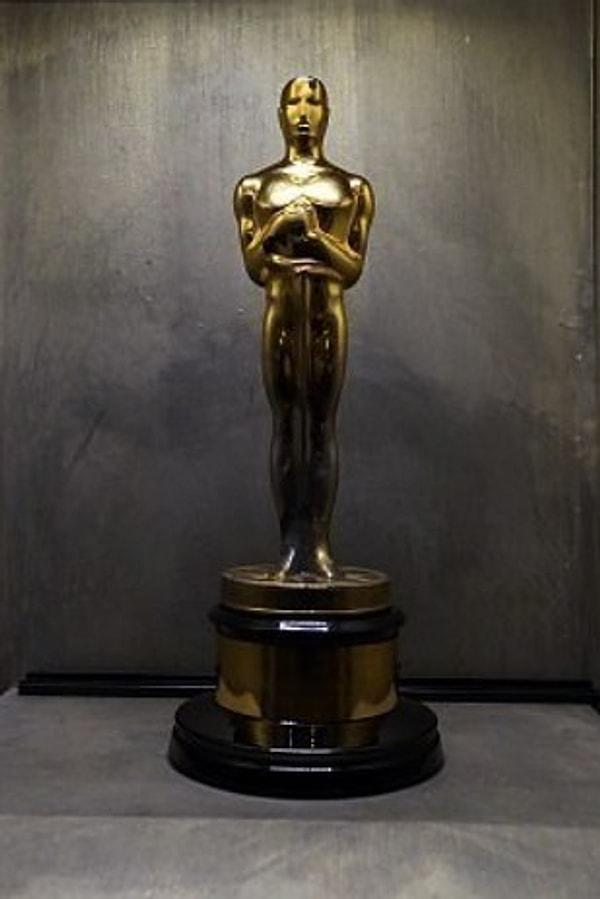 1. CeeLo Green şaşırtıcı kostümüyle tam bir Oscar ödülü olmuştu.👌