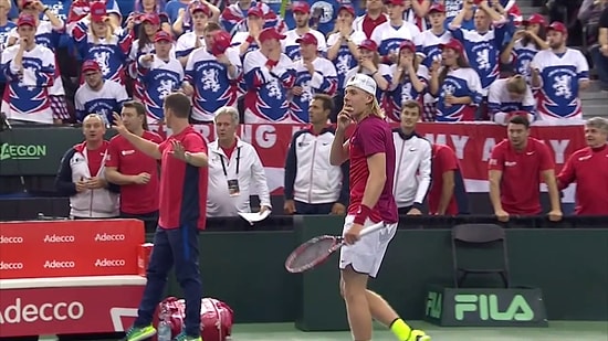 Шок спортсмена, попавшего теннисным шариком прямо в глаз судье 🙈