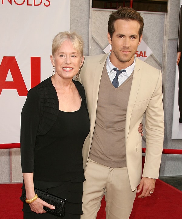 8. Ryan Reynolds ve annesi Tammy