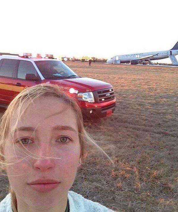 15. Uçak düştü mü selfie çekiliyor demek ki, adet böyle olsa gerek