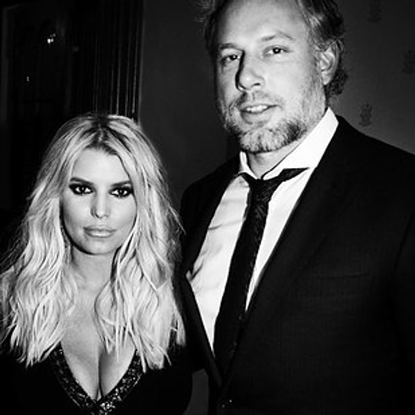 13. Вот дочка и сын Эрика Джонсона и Джессики Симпсон — Максвелл и Эйс