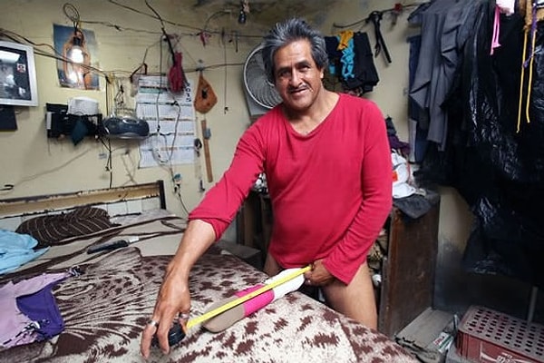 8. Правительство признало мужчину инвалидом, что позволило ему регулярно получать пособие, за счет которого он и живет