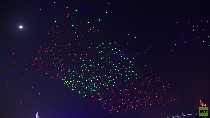 Gökyüzünü Tuvale Çeviren 1000 Drone'dan Muhteşem Gösteri