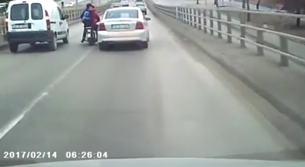 Motorun Üzerine Aracını Sürerek İnsan Öldürmeye Teşebbüs Eden Şoför