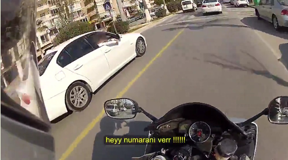 Yolda Gördükleri Motorcunun Numarasını İsteyen BMW'li Kadınlar